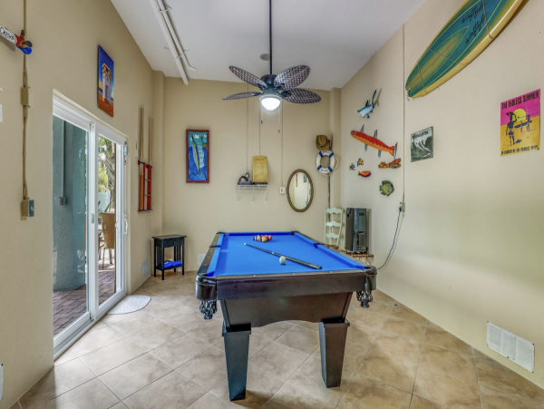 Expansive Beach Home - Casual Luxury - Steps to the Beach